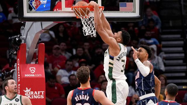 狗子28下载-连胜被终结却诠释虽败犹荣 新秀中锋成火箭惊喜